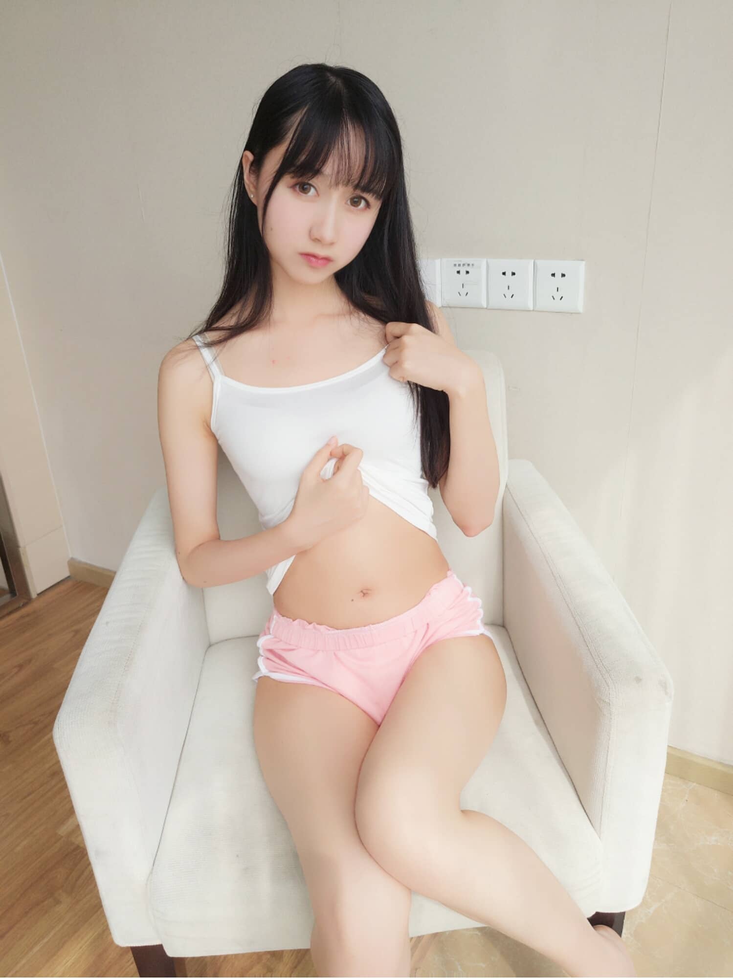 木棉棉OwO NO.045 – 白色背心 cos [31P 1V]