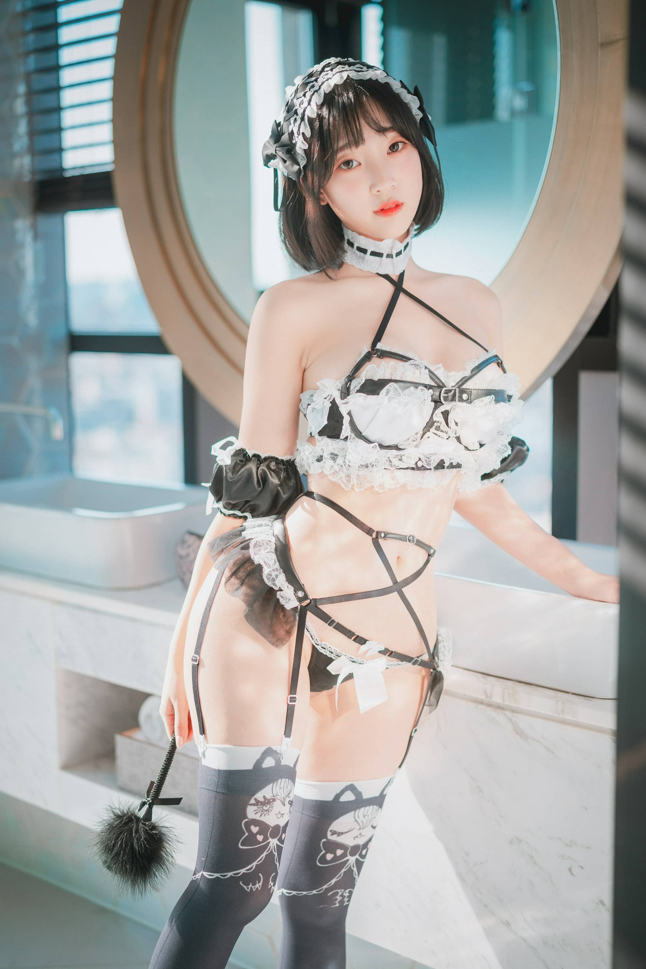 姜仁卿Ebichu(강인경) NO.047 – [DJAWA] Maid in Lace Limitation [51P]