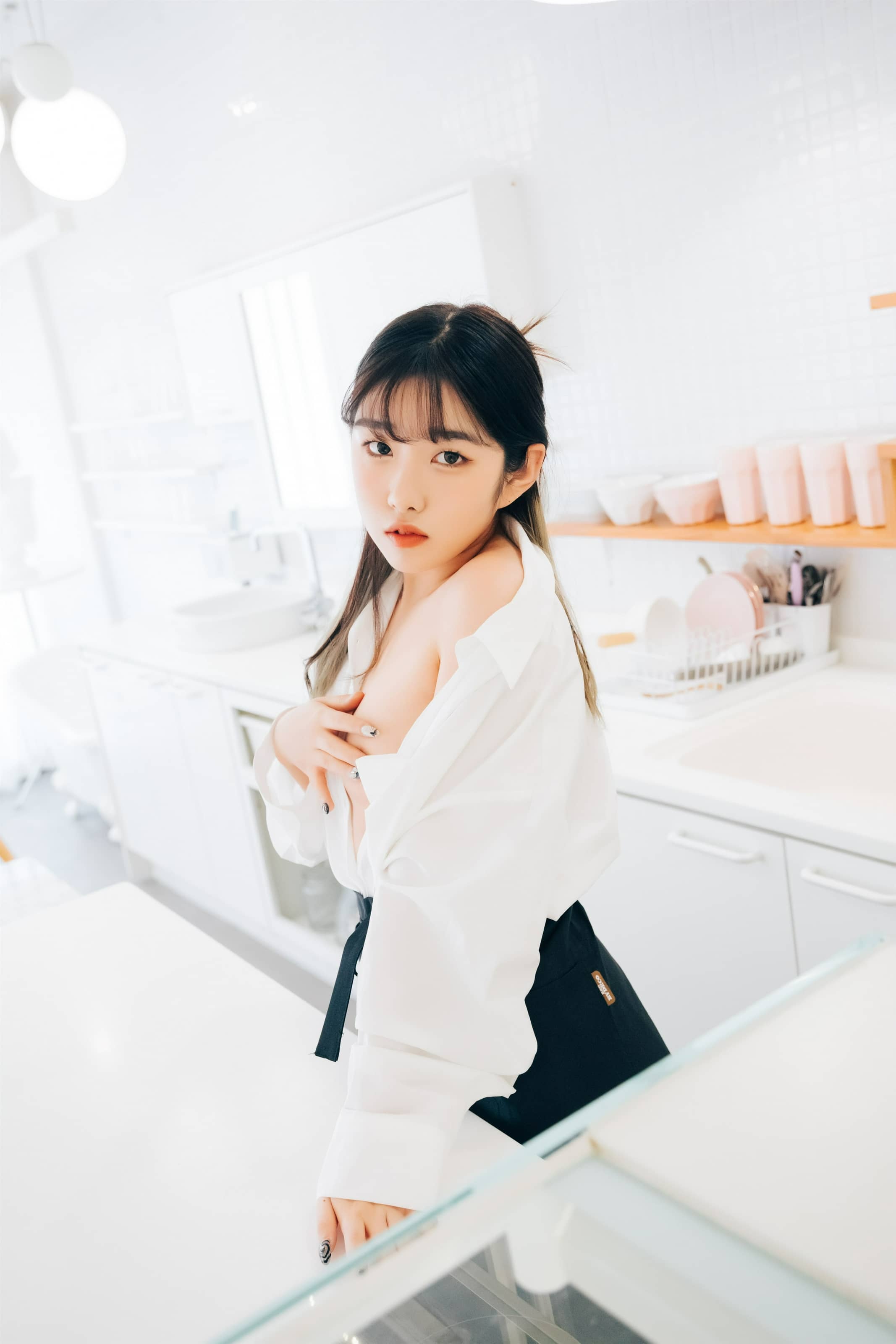 SonSon(손손) NO.026 – [Loozy] Nude Apron [110P]