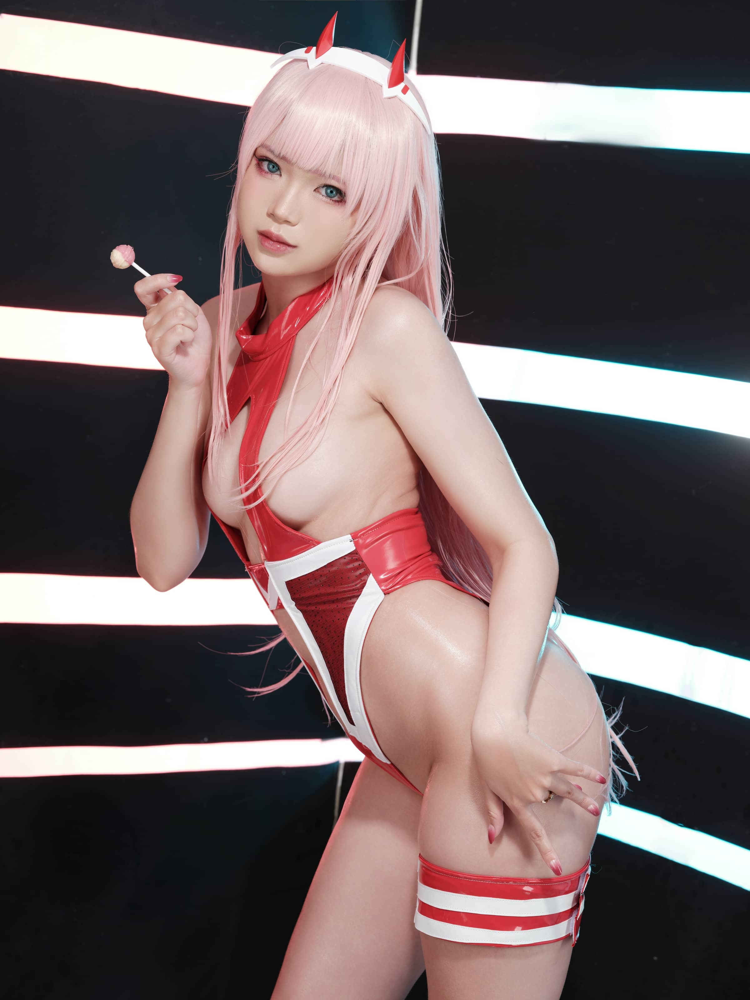 ZinieQ NO.082 – Darling in the Franxxx Zero Two [31P 5V]